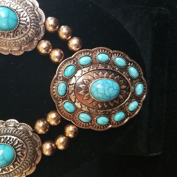 Necklace and  Matching Earrings - Picture 2 of 7